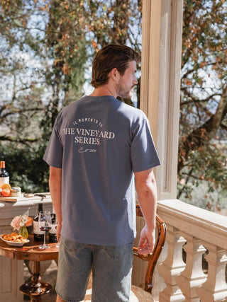 Blaues Weinberg-Serie Übergrößen T-Shirt