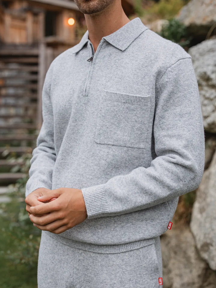 Graues Strick-Polo mit Taschen