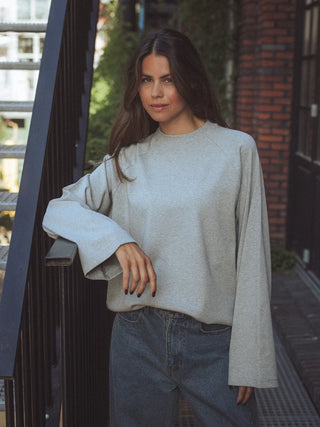 Graues Basic Raglan Oversized Langarmshirt