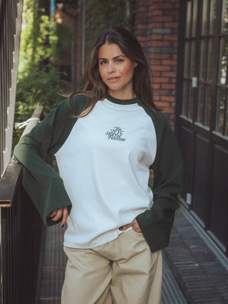 Grünes Raglan Langarmshirt
