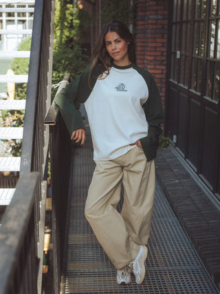 Grünes Raglan Langarmshirt