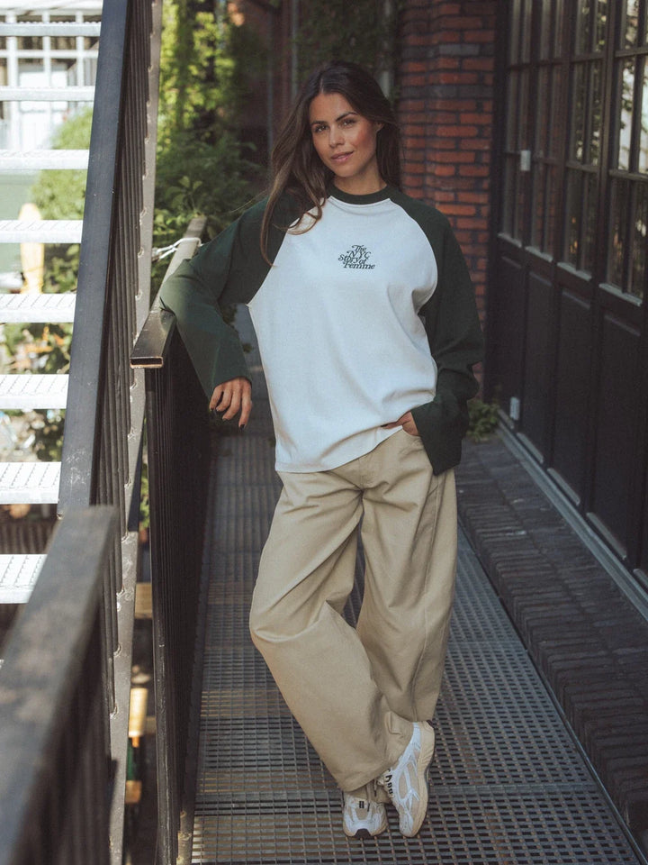 Grünes Raglan Langarmshirt