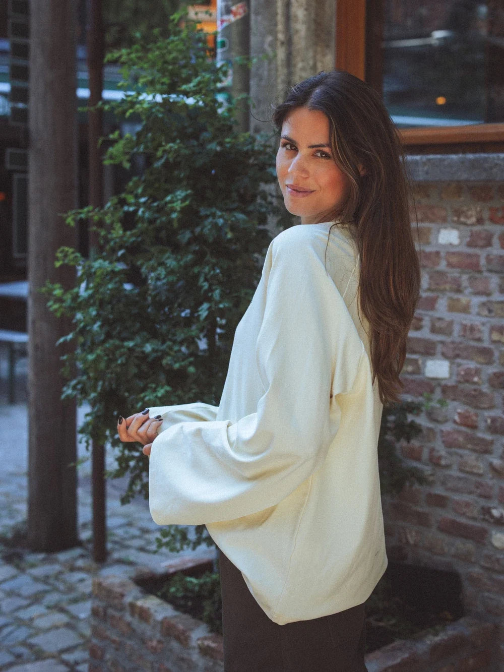 Buttergelbes Raglan-Langarm-T-Shirt