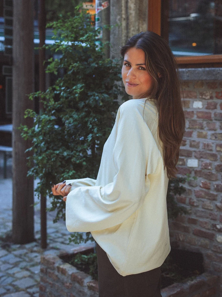 Buttergelbes Raglan-Langarm-T-Shirt